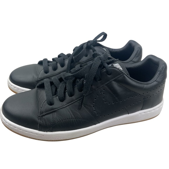 Nike Women’s Tennis 'Classic Ultra’ Leather Sneaker in Black, US 7.5 - Picture 1 of 13